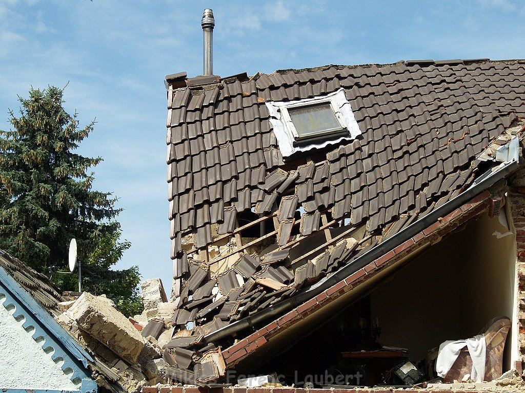 Detonation im Haus Erftstadt Dirmertsheim Brueckenstr P612.JPG